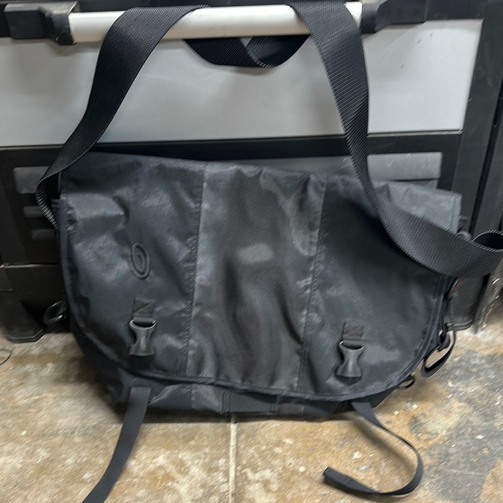 Timbuk2 Covert Black Messenger Bag